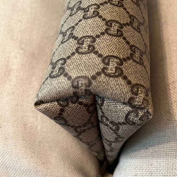 Gucci Monogram Pouch/Clutch - Picture 4 of 7